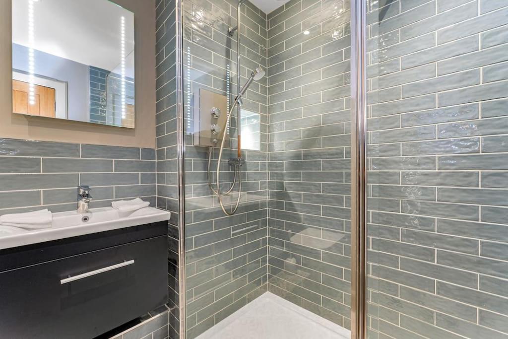 Boutique Modern Royal Mile Apartment Sleeps 4 Edinburgh Kültér fotó