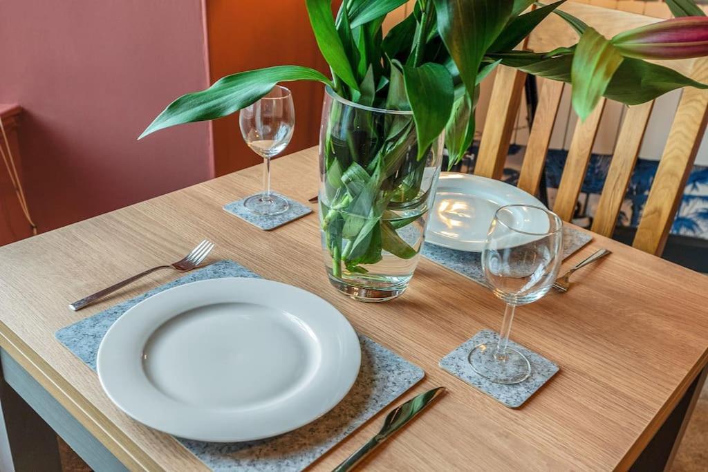 Boutique Modern Royal Mile Apartment Sleeps 4 Edinburgh Kültér fotó