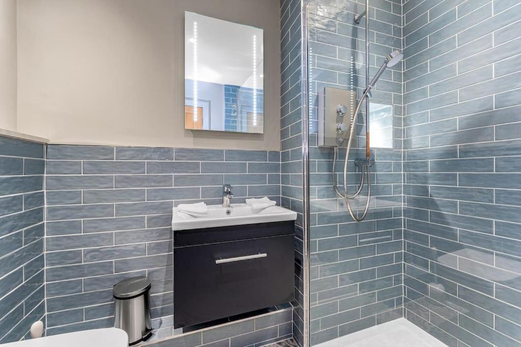 Boutique Modern Royal Mile Apartment Sleeps 4 Edinburgh Kültér fotó